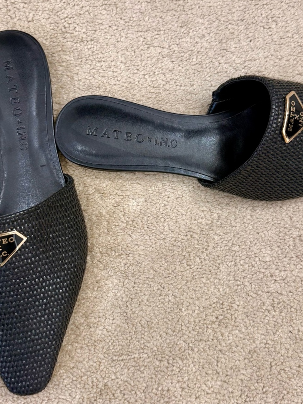 Mateo New York Black Woven Pointed Slide Mules With Gold Emblem View 3